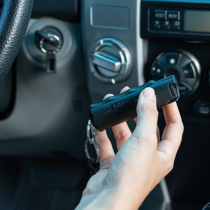 HC-14-BK-US-02 Sabre1 Black Hardcase Pepper Spray-Clam